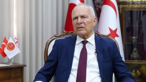 KKTC Meclis Başkanı Töre: İngiltere Kıbrıs’a Asker, Savaş Gemileri ve Denizaltılar Gönderiyor