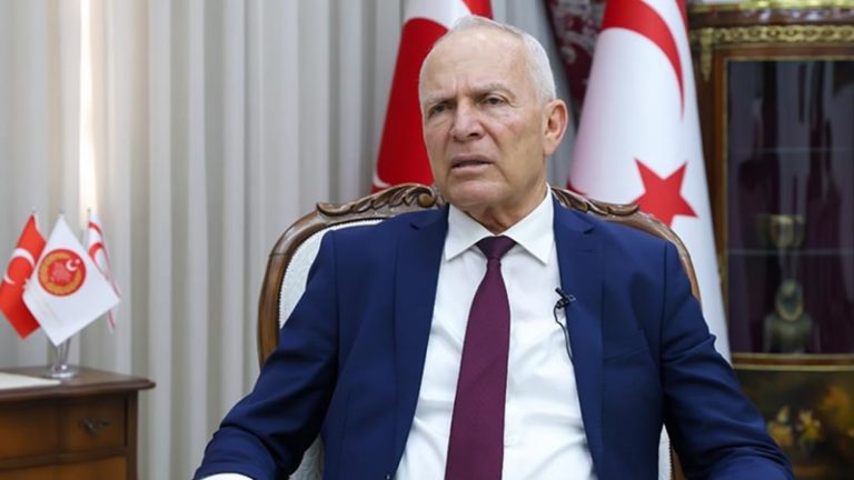 KKTC Meclis Başkanı Töre: İngiltere Kıbrıs’a Asker, Savaş Gemileri ve Denizaltılar Gönderiyor