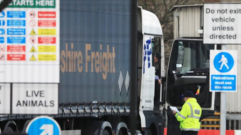 İngiltere’nin ‘AB İçin Değil’ Etiketleme Planı Süresiz Olarak Ertelendi