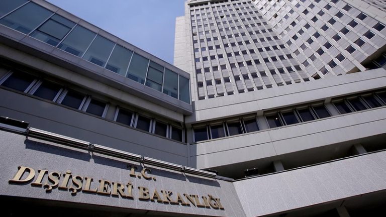 Dışişleri Bakanlığı, Almanya’da İkamet İzni Olmayan Türklerin Geri Gönderileceği İddialarını Reddetti