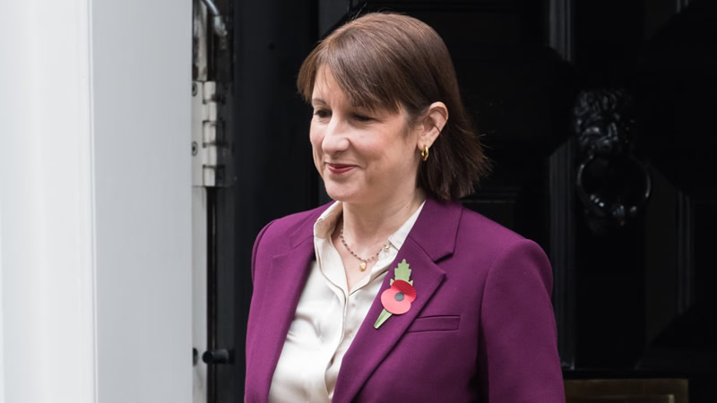 İngiltere’de Asgari Ücret 12,21 Sterline Yükseliyor