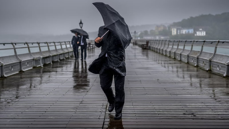 Londra Genelinde 6 Sel Uyarısı