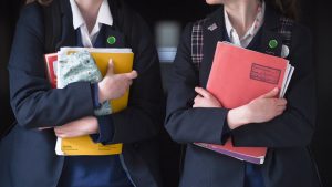 İngiltere’de Özel Okul Ücretlerine KDV Muafiyeti Kaldırılıyor