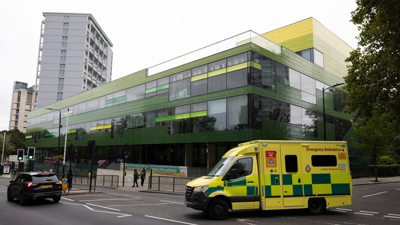 Londra’da Okulda Asit Saldırısı: Üç Kişi Yaralandı