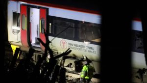 Galler’de İki Tren Çarpıştı: Bir Kişi Hayatını Kaybetti