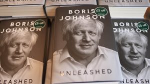 Boris Johnson’ın Anı Kitabı “Unleashed” İlk Haftada 40.000’den Fazla Sattı