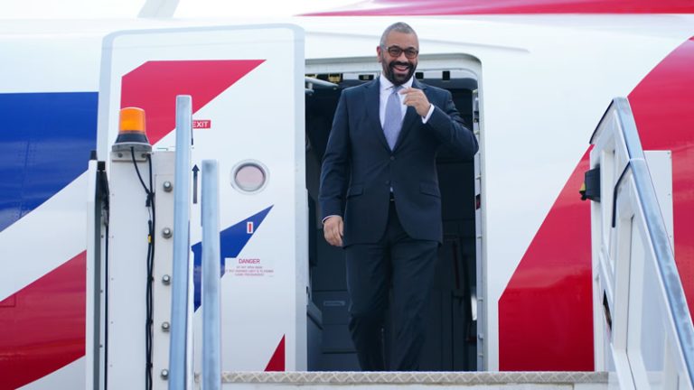 Ruanda Seyahatinde Kişi Başı 655 Sterlin Harcayan Eski İçişleri Bakanı Celeverly’ye Tepki