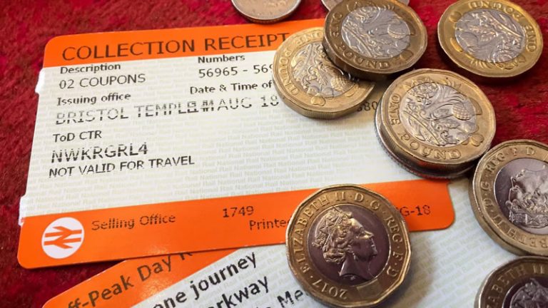 Birleşik Krallık’taki Kafa Karıştırıcı Tren Bilet Sistemleri Yolcuları Nasıl Mağdur Ediyor?