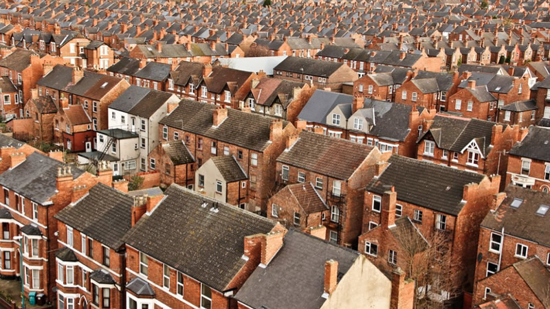 İngiltere’de Yeni Sosyal Konutlarda Satış Kısıtlaması Gündemde