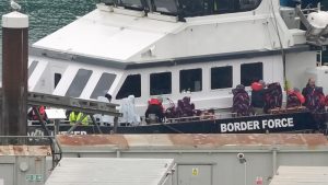 Manş Denizi’nde 572 Göçmeni Taşıyan 9 Tekne Durduruldu