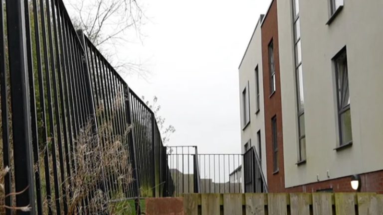 İngiltere’de Artan Hizmet Bedelleri Ev Sahiplerini Zor Durumda Bırakıyor