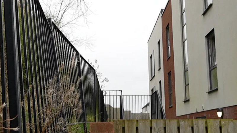 İngiltere’de Artan Hizmet Bedelleri Ev Sahiplerini Zor Durumda Bırakıyor