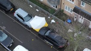 Londra’da Kilise Önünde Silahlı Saldırı: 1 Kadın Hayatını Kaybetti, 2 Yaralı