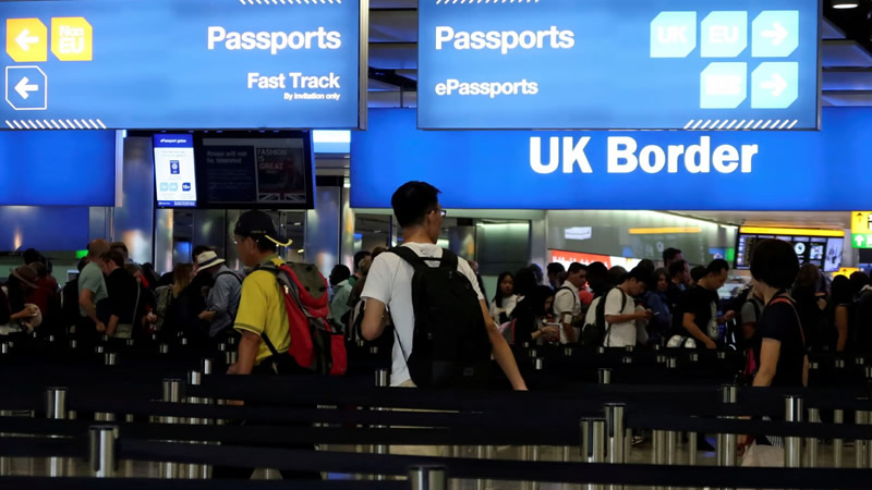 İngiltere, eVisa Kusurları Nedeniyle Süresi Dolmuş Kimliklerle Seyahate İzin Verecek