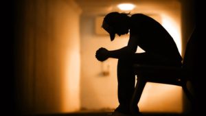 İngiltere’de Tartışmalı Yüzüstü Tutma Yöntemi Akıl Sağlığı Hastalarında Hâlâ Kullanılıyor