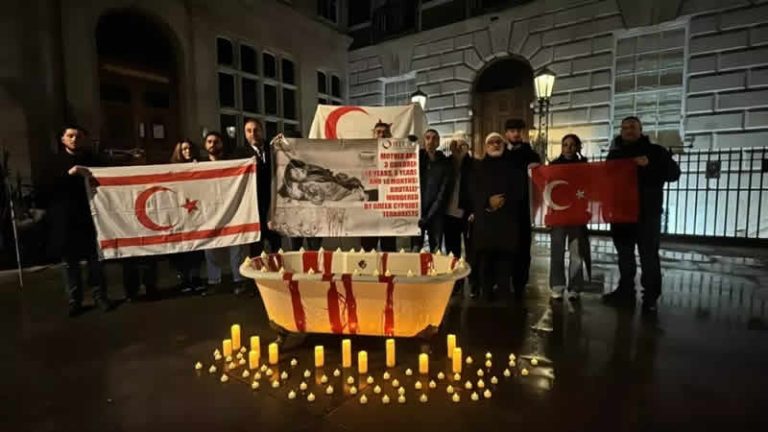 Kanlı Noel Katliamı’nın 61. Yılında Londra’da Anma Töreni