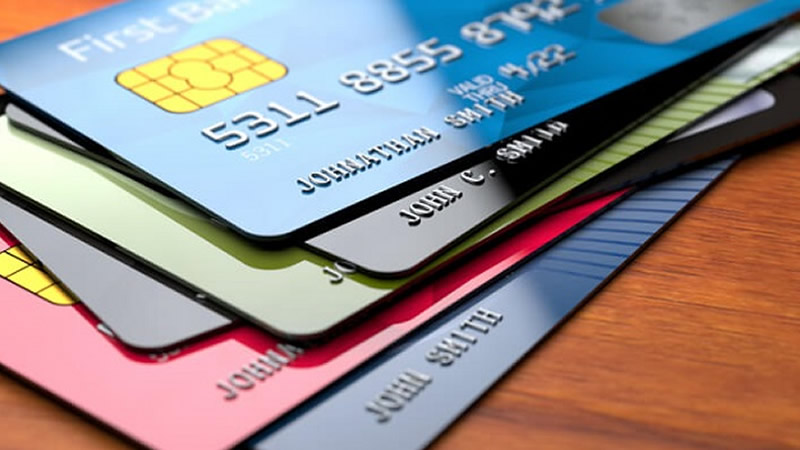 Londra’da Çalıntı Kart Bilgileriyle Yakalanan Matematik Öğretmeni Meslekten Men Edildi