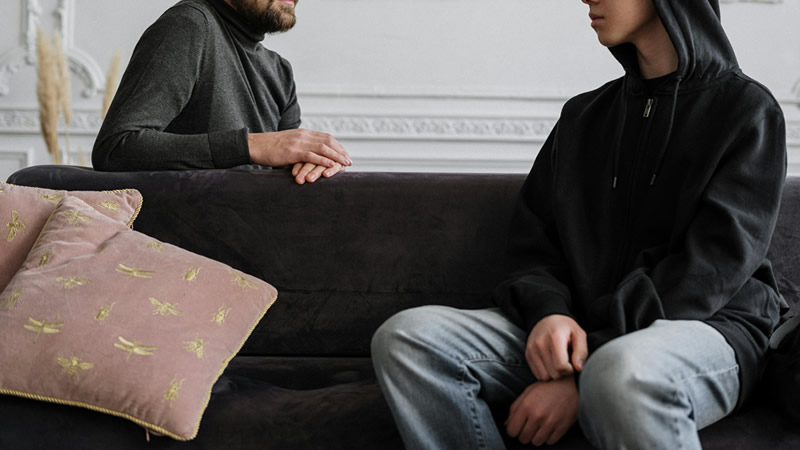 İngiltere’den Tarihi Karar: Ergenlik Engelleyici İlaçlar Çocuklarda İlk Kez Klinik Denemede!