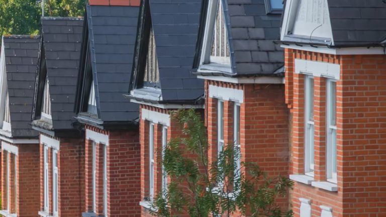 İngiltere’de Ortalama Konut Fiyatı Rekor Seviyeye Yükseldi