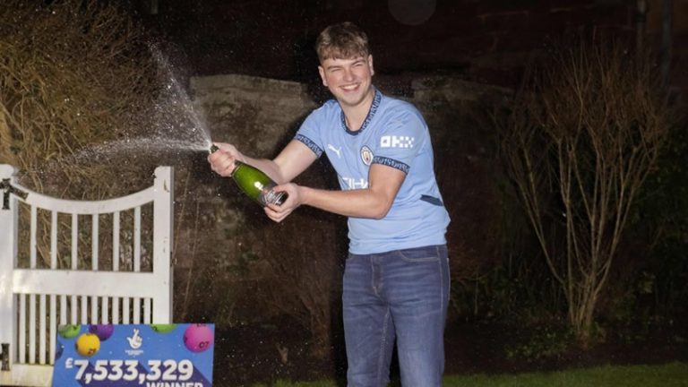 İngiltere’de 20 Yaşındaki Genç Büyük İkramiyenin Sahibi Oldu