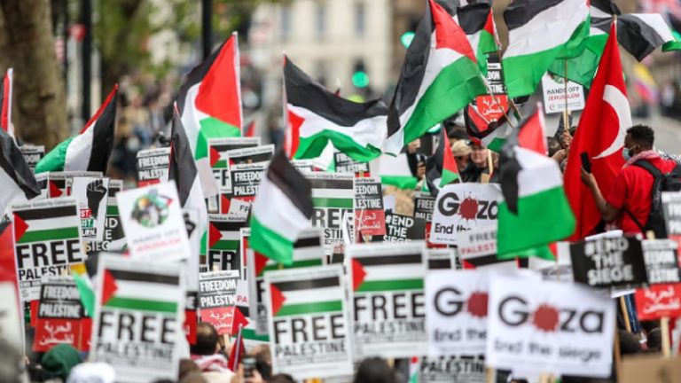 İngiltere’de Filistin Destekçilerine BBC Önünde Toplanma Yasağı