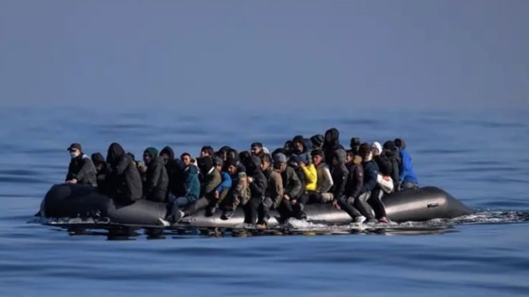 İngiltere’ye Son 1 Haftada 542 Kaçak Göçmen Giriş Yaptı