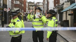 Londra’daki Regent Caddesi’nde Bomba Alarmı: Caddeler Tahliye Edildi