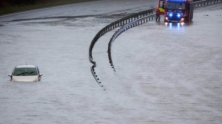Greater Manchester’da Sel Felaketi Nedeniyle Olağanüstü Hal İlan Edildi