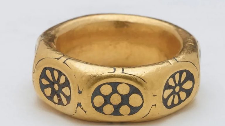 3 Milyon Sterlinlik Viking Hazinesi Hırsızı İçin Tutuklama Emri Çıkarıldı