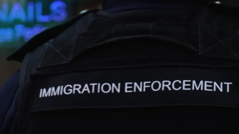 İngiltere’de Kaçak İşçilere Yönelik Operasyonlarda Yüzlerce Kişi Tutuklandı