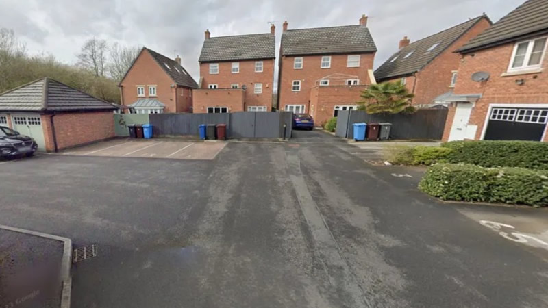 Kendi Arazilerine Araç Park Etmek İçin 1.400 Sterlin Ödeyen Aileler İsyanda