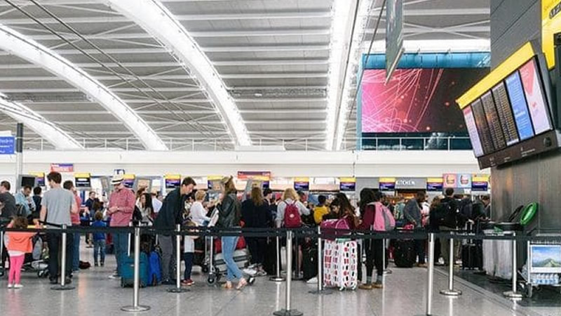 İngiliz Pasaportu Yanında Olmayan Çifte Vatandaşların Seyahati Riskli Hale Gelebilir