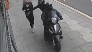 Londra Polisi Telefon Hırsızlıklarına Karşı Büyük Operasyon Düzenledi