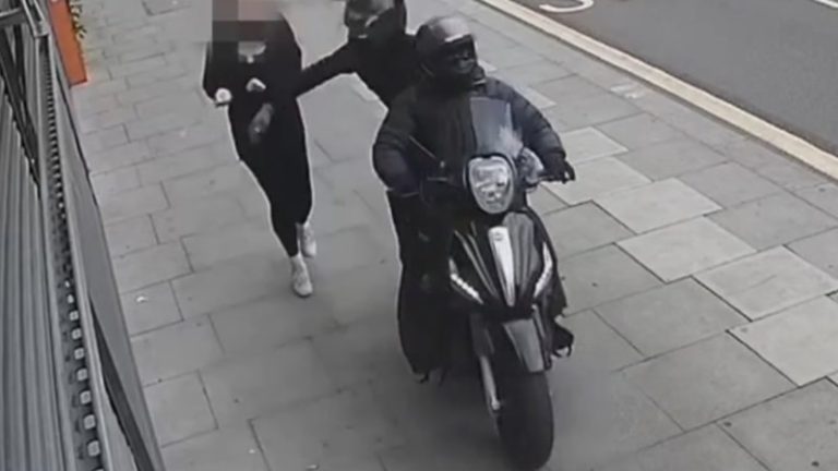 Londra Polisi Telefon Hırsızlıklarına Karşı Büyük Operasyon Düzenledi