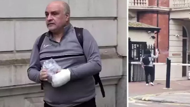 Londra’da Türk Konsolosluğu Önünde Kur’an-ı Kerim Yakan Kişi Mahkeme Tarafından Serbest Bırakıldı