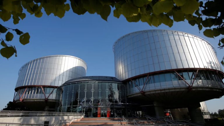 İngiltere’de Dul Ebeveynler Sosyal Yardım Ayrımcılığı Nedeniyle Mahkemeye Başvurdu