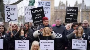 Londra’da Kuaför ve Berberlerden Vergi Protestosu