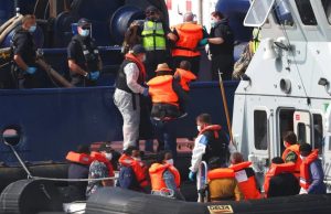 Birleşik Krallık’tan Yeni Göçmen Planı: Düzensiz Göçmenler Balkan Ülkelerine Gönderilecek