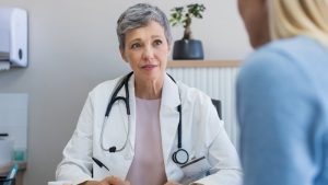 İngiltere’de Kadın Doktor Sayısı İlk Kez Erkekleri Geçti