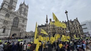 İngiltere’de Monarşi Karşıtları, İngiliz Milletler Topluluğu Günü’nde Kral Charles’ı Protesto Etti