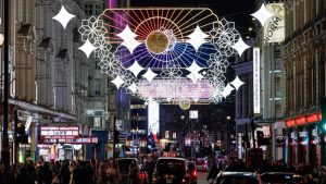 Londra’da Ramazan Işıkları: Piccadilly Circus’ta Üçüncü Yılında Geleneksel Aydınlatma