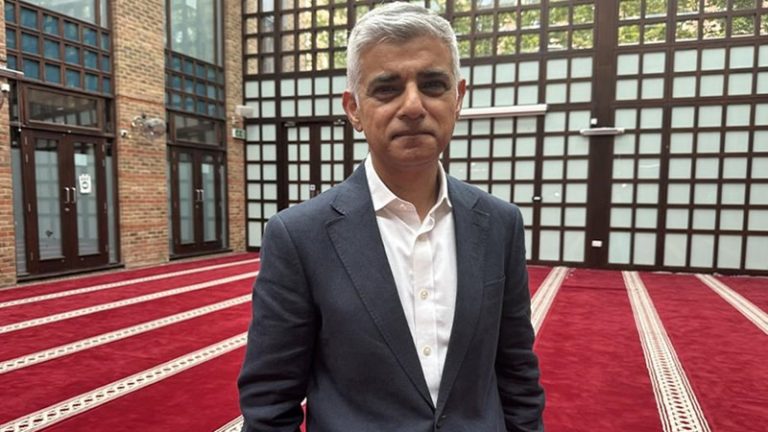 Sadiq Khan: “Londra’daki Bazı Belediyeler Konut Krizine Karşı Sorumluluk Almıyor”