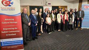 İskoçya’da 23 Nisan’a Özel İki Anlamlı Etkinlik: Meclis Ziyareti ve Parlamentoda Kültürel Buluşma