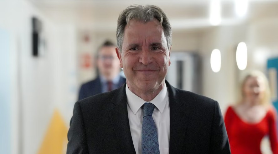 İşçi Partili Milletvekili Dan Norris Tecavüz Ve Çocuk İstismarı İddialarıyla Tutuklandı