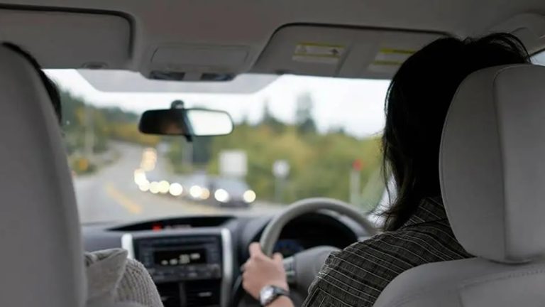 İngiltere’de Ehliyet Sınavı Kuyruğu İki Yıl Daha Devam Edecek