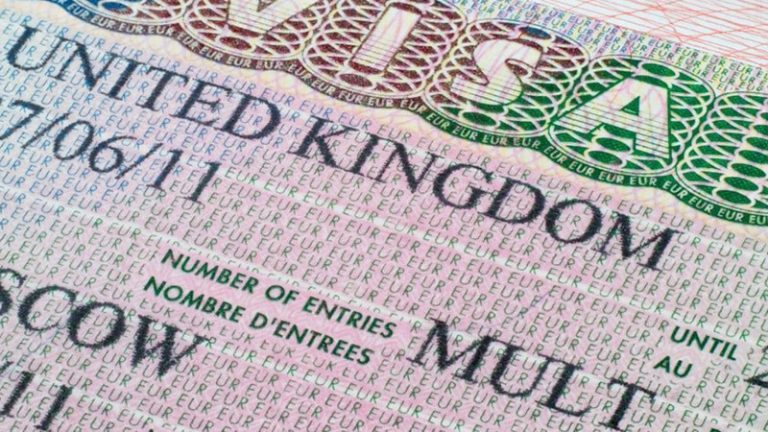 AB ve İngiltere Arasında “Gençlik Deneyimi” Vizesi Görüşmeleri Sürüyor