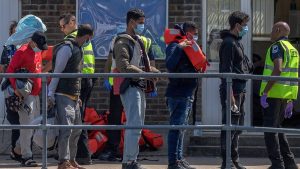 Manston Sığınma Merkezinde Tutulan Göçmenler Hükümete Dava Açtı