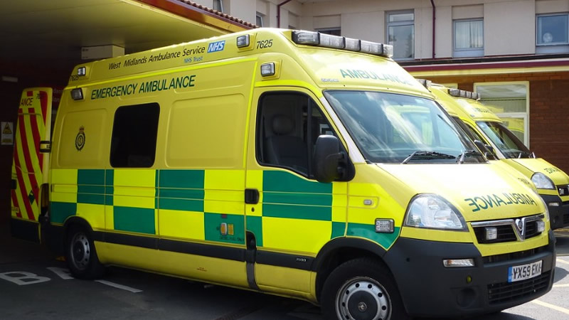İngiltere’de Ambulans Gecikmeleri Can Almaya Devam Ediyor