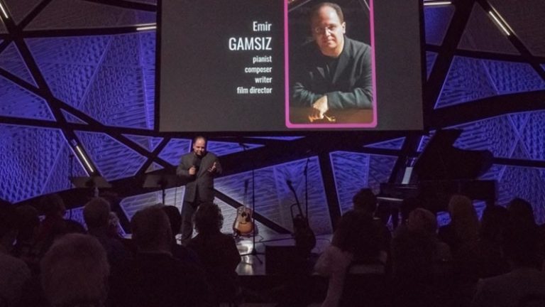 “Geveze Piyanist” 8 Mayıs’ta Londra’da Sahne Alıyor