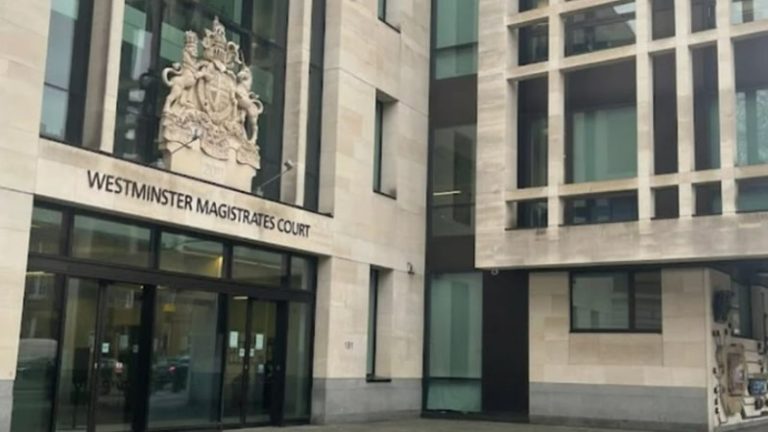 Türkiye Çocuk İstismarıyla Suçlanan İngiliz Öğretmenin İadesini İstiyor